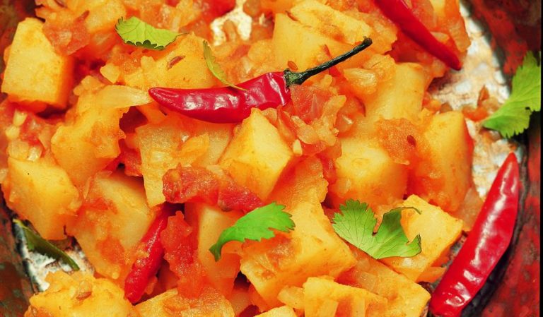 Alloo Curry (Potato Curry) makes a great meal for when you're short of time.